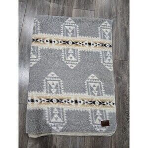 Pendleton Home Collection Gray Southwest Reversible Sherpa Throw Blanket 50x70